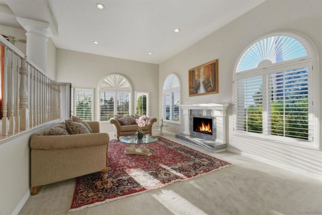 2464 Canyon Creek Rd, Escondido, CA 92025