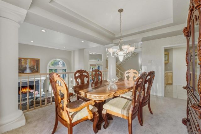 2464 Canyon Creek Rd, Escondido, CA 92025