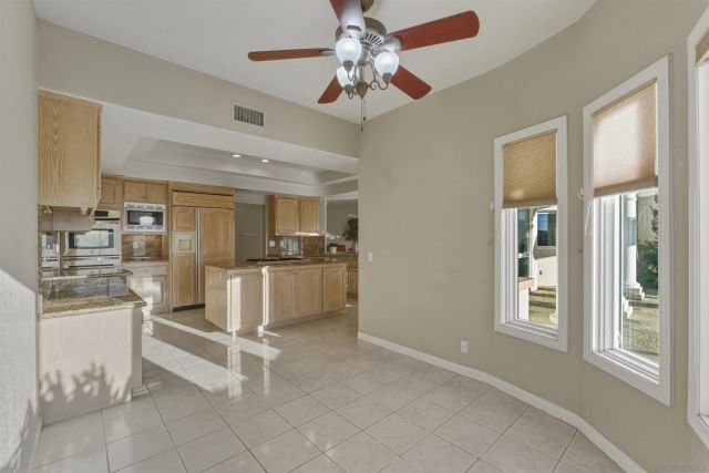 2464 Canyon Creek Rd, Escondido, CA 92025