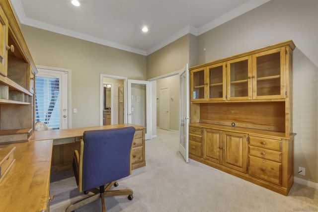 2464 Canyon Creek Rd, Escondido, CA 92025