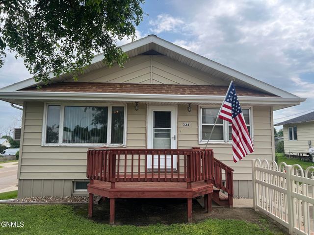 328 2nd Street NE, Watford City, ND 58854 property photo
