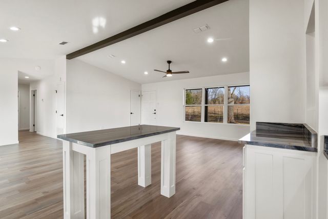 10 County Road 3357, Omaha, TX 75571
