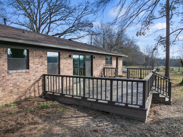 10 County Road 3357, Omaha, TX 75571