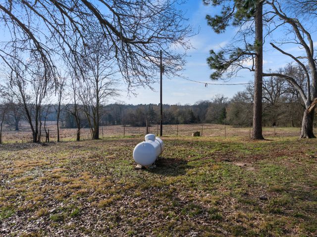 10 County Road 3357, Omaha, TX 75571