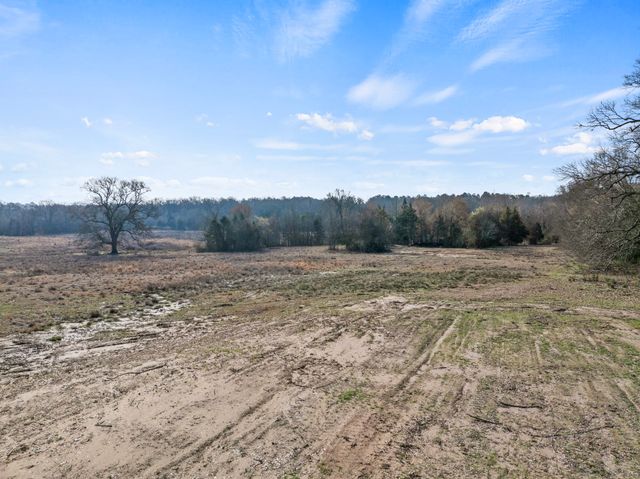 10 County Road 3357, Omaha, TX 75571