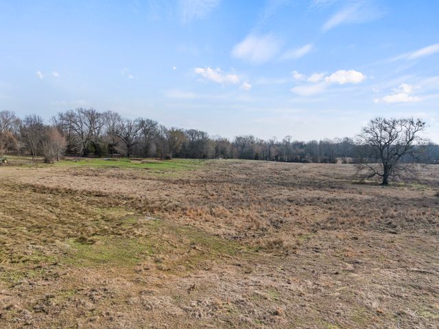 10 County Road 3357, Omaha, TX 75571