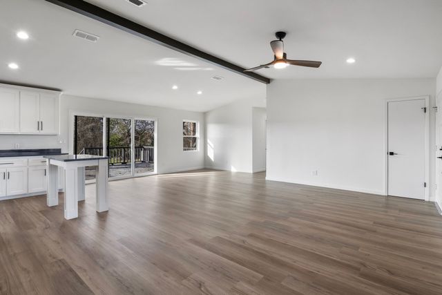 10 County Road 3357, Omaha, TX 75571