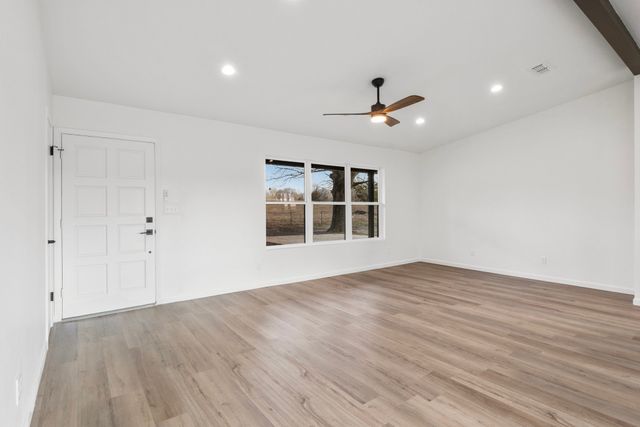 10 County Road 3357, Omaha, TX 75571