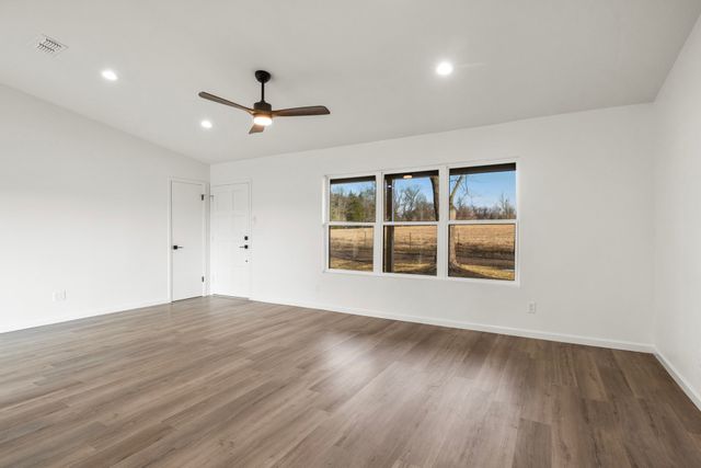10 County Road 3357, Omaha, TX 75571