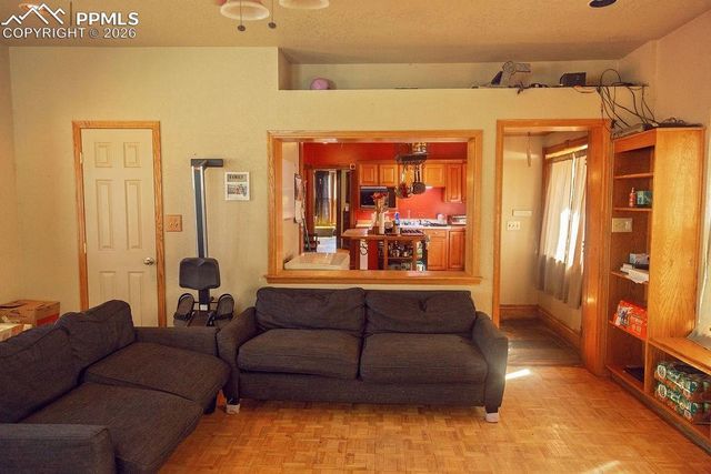 1037 Berkley Avenue, Pueblo, CO 81004