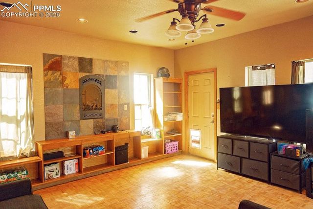 1037 Berkley Avenue, Pueblo, CO 81004