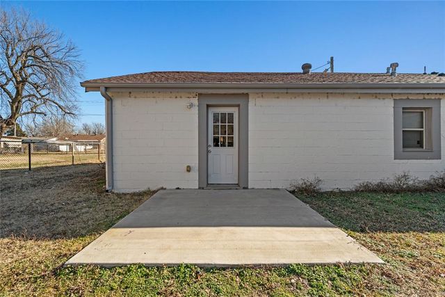 1401 E Woodson Street, El Reno, OK 73036