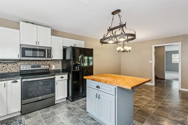 955 S Dowell Terr., Wichita, KS 67207