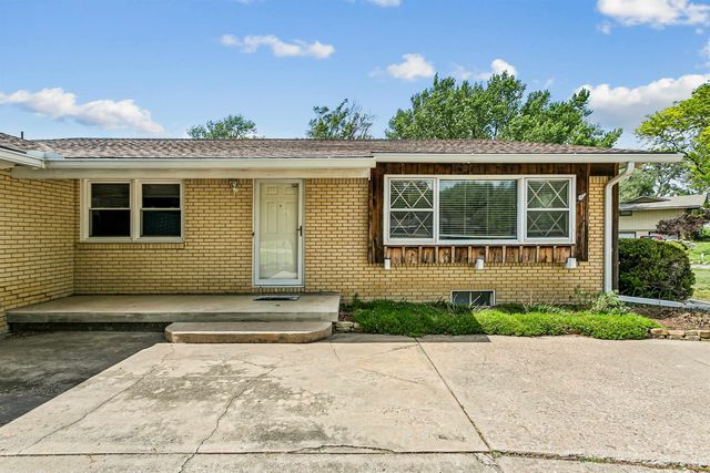 955 S Dowell Terr., Wichita, KS 67207