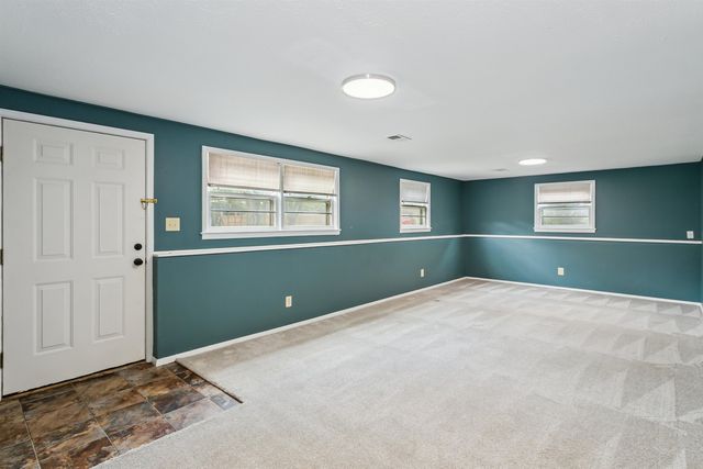 955 S Dowell Terr., Wichita, KS 67207