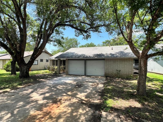4620 BUTTON BEND RD, Austin, TX 78744