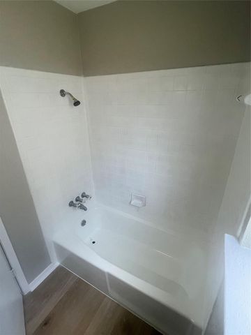 4620 BUTTON BEND RD, Austin, TX 78744