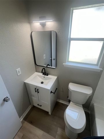 4620 BUTTON BEND RD, Austin, TX 78744