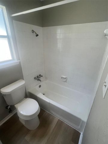 4620 BUTTON BEND RD, Austin, TX 78744