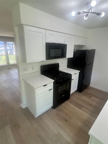 4620 BUTTON BEND RD, Austin, TX 78744