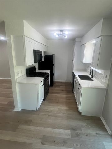 4620 BUTTON BEND RD, Austin, TX 78744