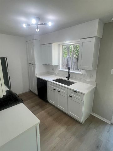 4620 BUTTON BEND RD, Austin, TX 78744