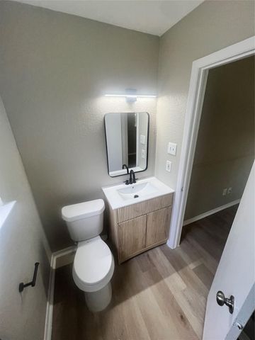 4620 BUTTON BEND RD, Austin, TX 78744