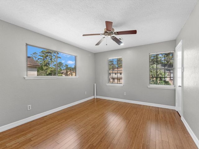 711 Lodgehill Lane, Houston, TX 77090