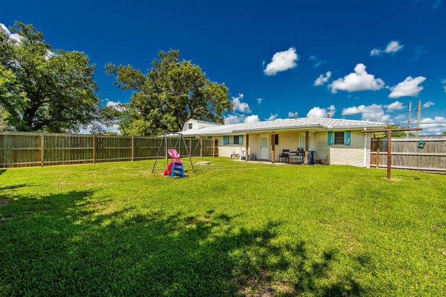 405 Four Point Drive, Raceland, LA 70394
