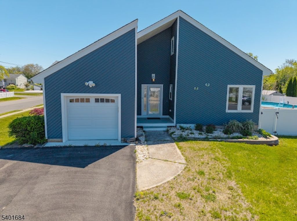 79 16Th St, Toms River Township, NJ 08753