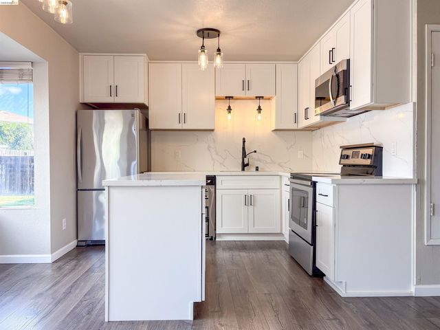 730 Almond Drive, Oakley, CA 94561