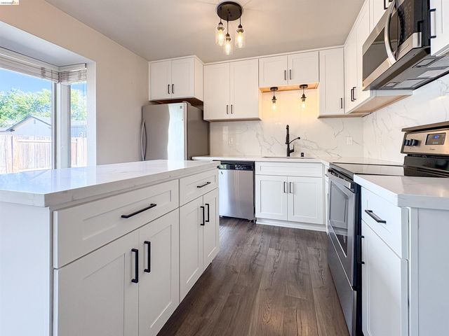730 Almond Drive, Oakley, CA 94561