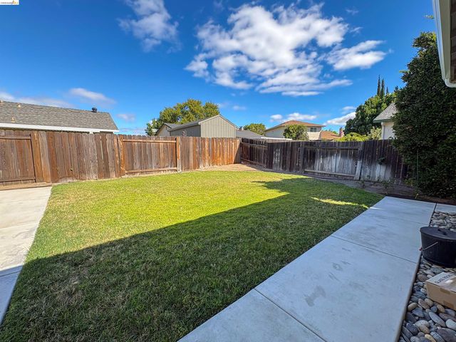 730 Almond Drive, Oakley, CA 94561
