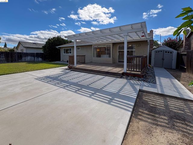 730 Almond Drive, Oakley, CA 94561