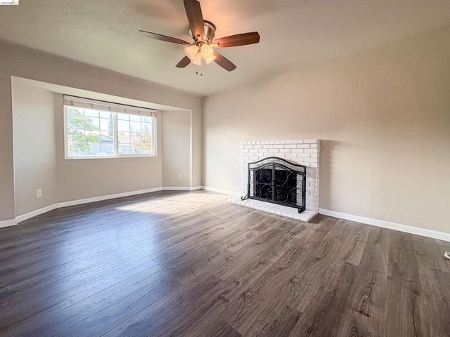 730 Almond Drive, Oakley, CA 94561