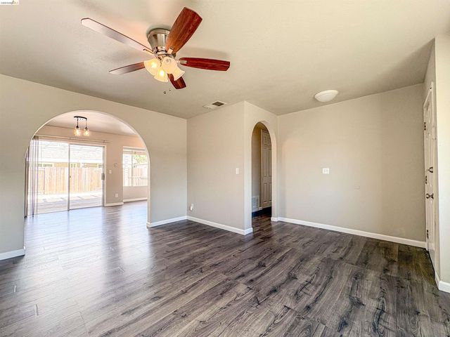 730 Almond Drive, Oakley, CA 94561