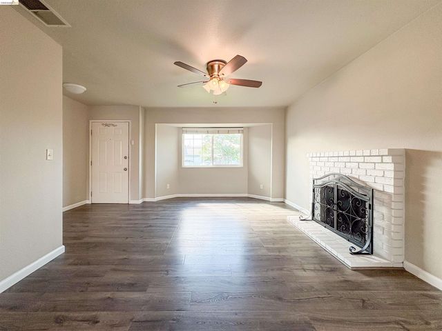 730 Almond Drive, Oakley, CA 94561