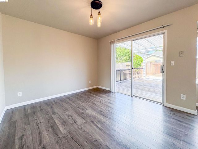 730 Almond Drive, Oakley, CA 94561