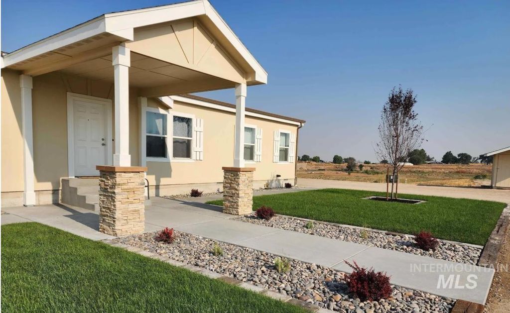 1203 Locker Avenue, Parma, ID 83660