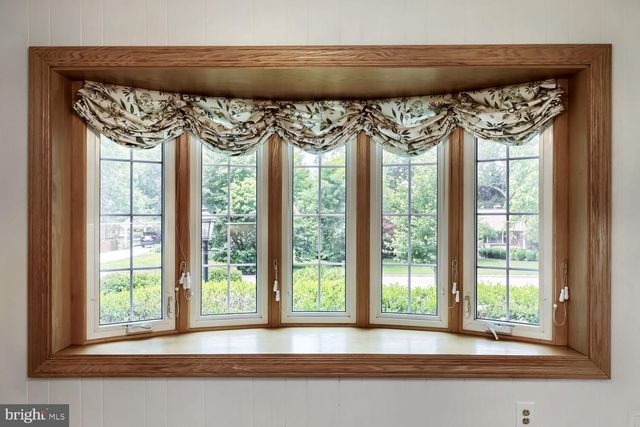852 DIAMOND DR, Gaithersburg, MD 20878