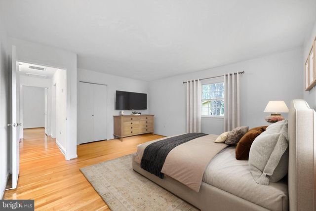 852 DIAMOND DR, Gaithersburg, MD 20878