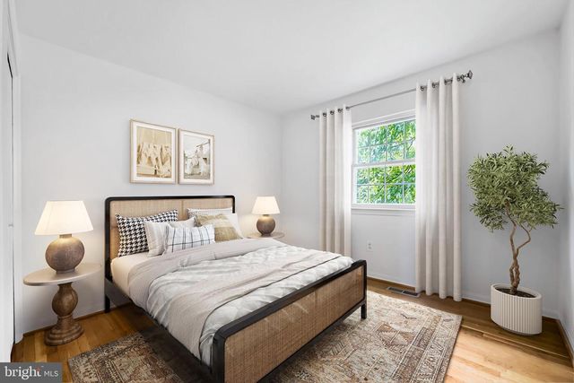 852 DIAMOND DR, Gaithersburg, MD 20878