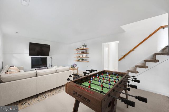 852 DIAMOND DR, Gaithersburg, MD 20878