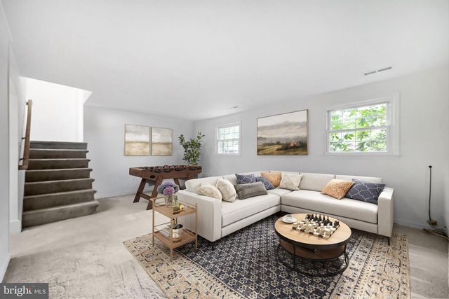 852 DIAMOND DR, Gaithersburg, MD 20878