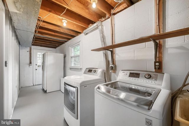 852 DIAMOND DR, Gaithersburg, MD 20878