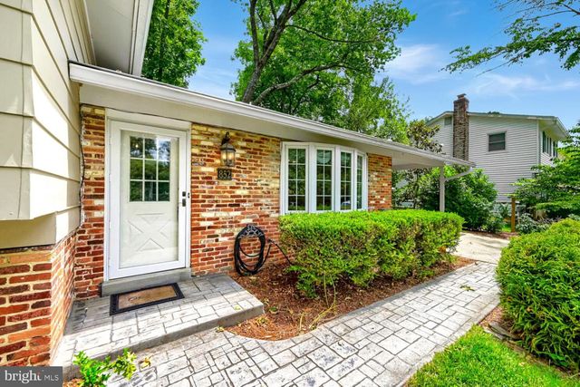 852 DIAMOND DR, Gaithersburg, MD 20878