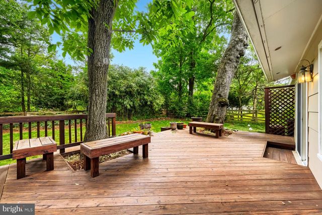 852 DIAMOND DR, Gaithersburg, MD 20878
