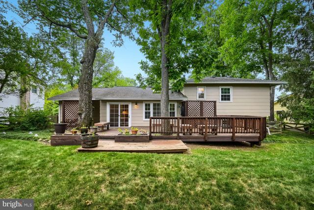852 DIAMOND DR, Gaithersburg, MD 20878