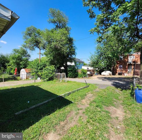 913 47TH PL NE, Washington, DC 20019