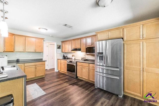 228 Lake Placid Drive, Bonaire, GA 31005